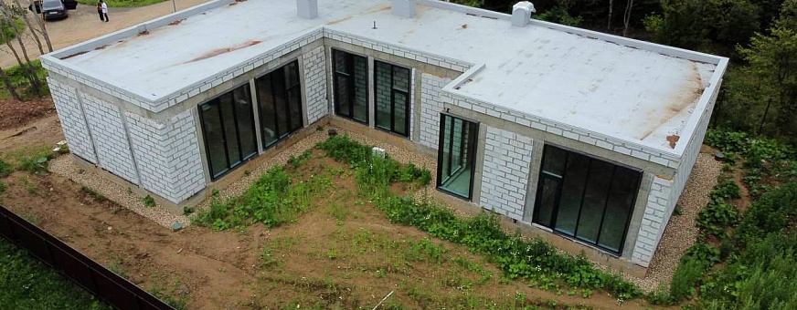 Завершена реконструкция дома в стиле хай-тек в Истре